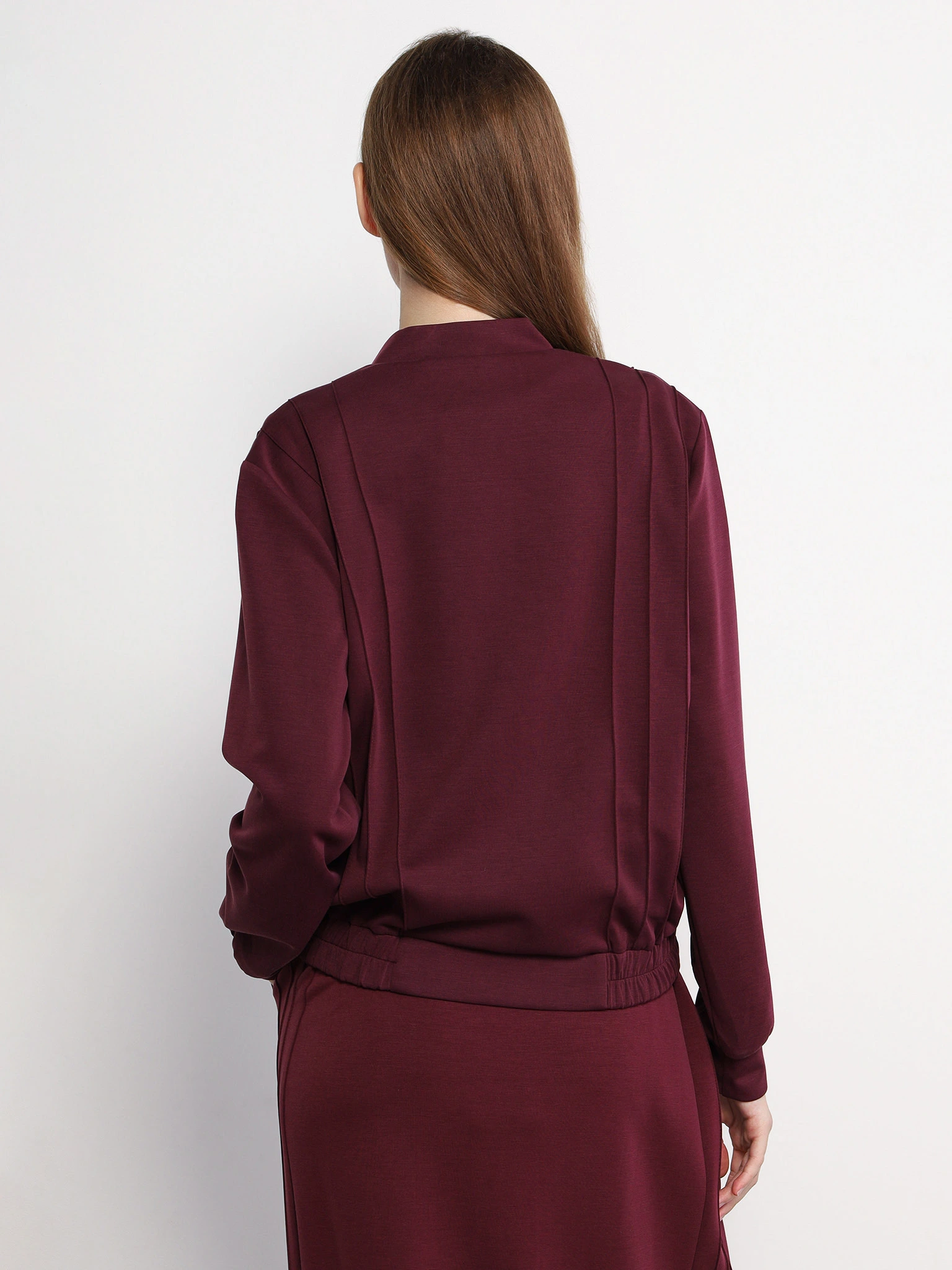 Жакет трикотажный бордового цвета прямого кроя